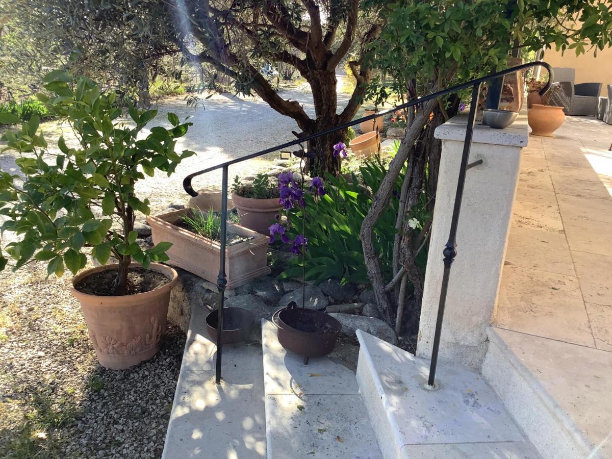 Bed and Breakfast Jardin D'Antan Ansouis Exteriér fotografie