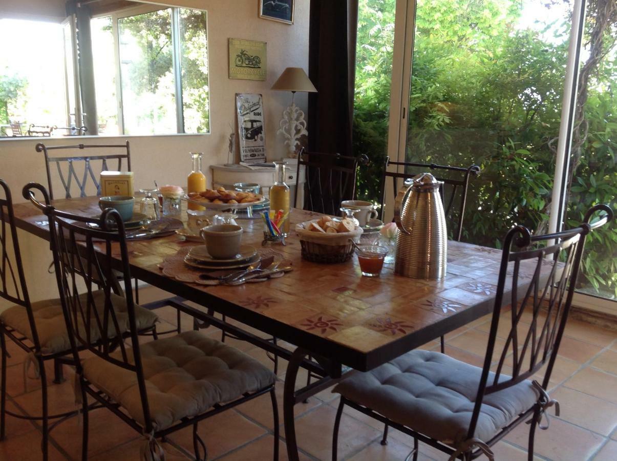 Bed and Breakfast Jardin D'Antan Ansouis Exteriér fotografie